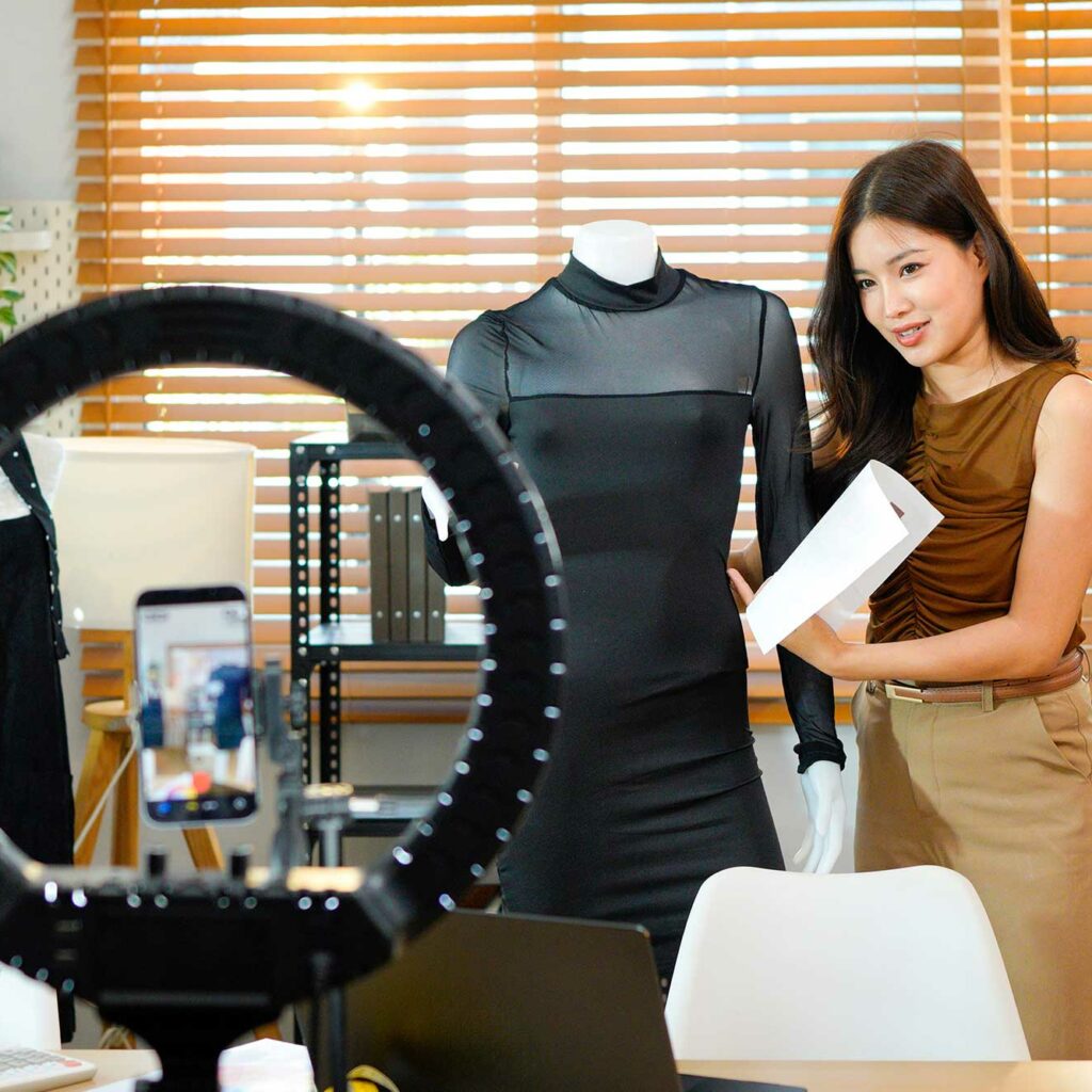 Marque développant sa stratégie de vente directe grâce au social commerce