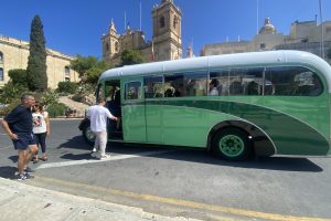 Séminaire de Pré-Rentrée à Malte de l'ESVE Bus